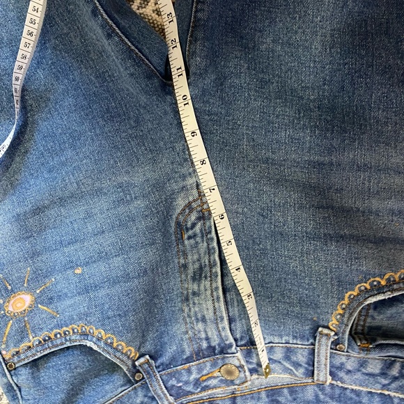 Hand painted cropped boyfriend jeans - Picture 12 of 16